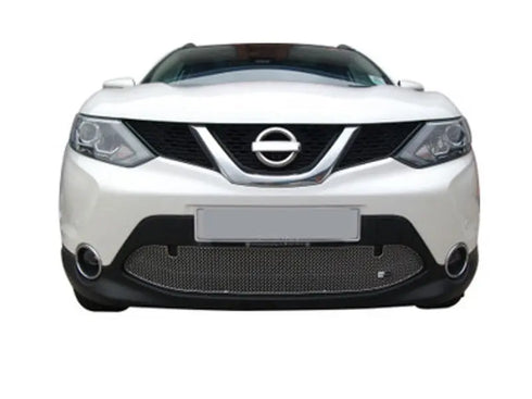 Zunsport Nissan Qashqai (2.0 Diesel with Parking Sensors) - Lower Grille Zunsport